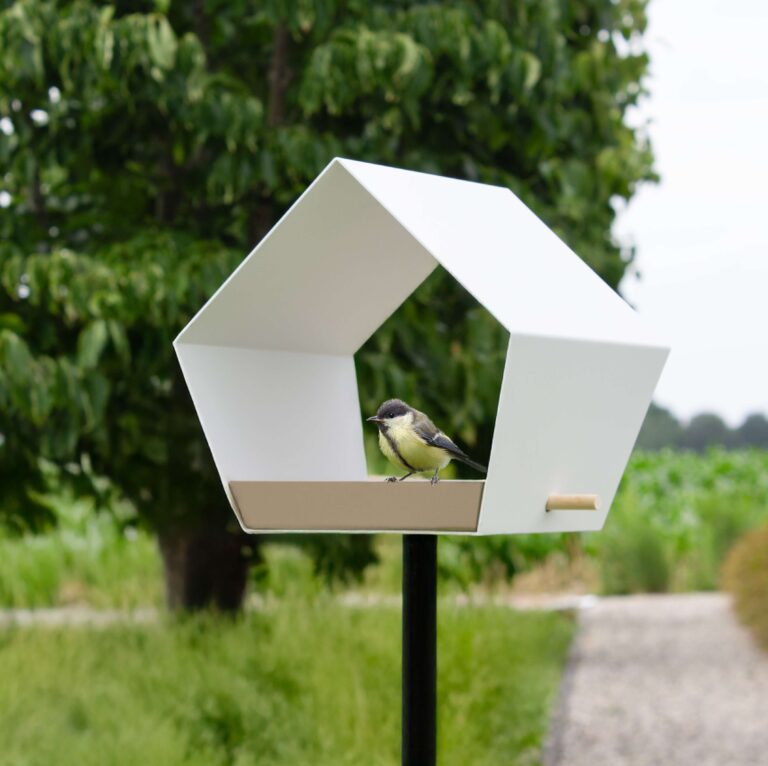 Prachtig Voederhuisje voor Vogels op Voet: Breng Leven in je Tuin!